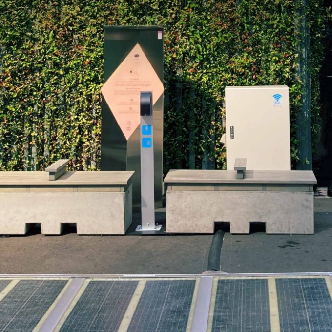 太陽光発電舗装システムWATTWAY